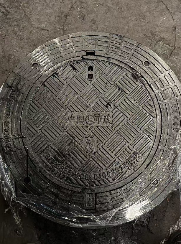 大东球墨铸铁防沉降井盖展示